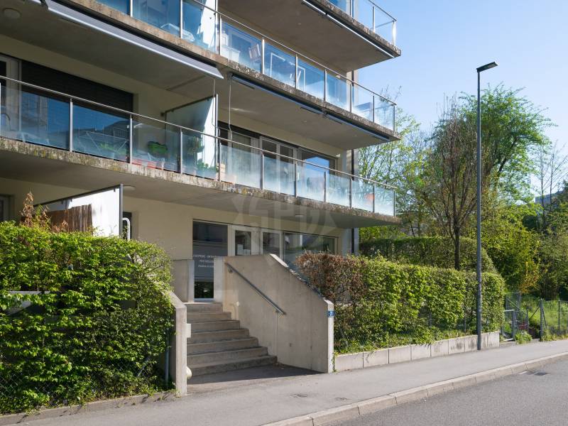 Local commercial de 4 bureaux entiÚrement loué